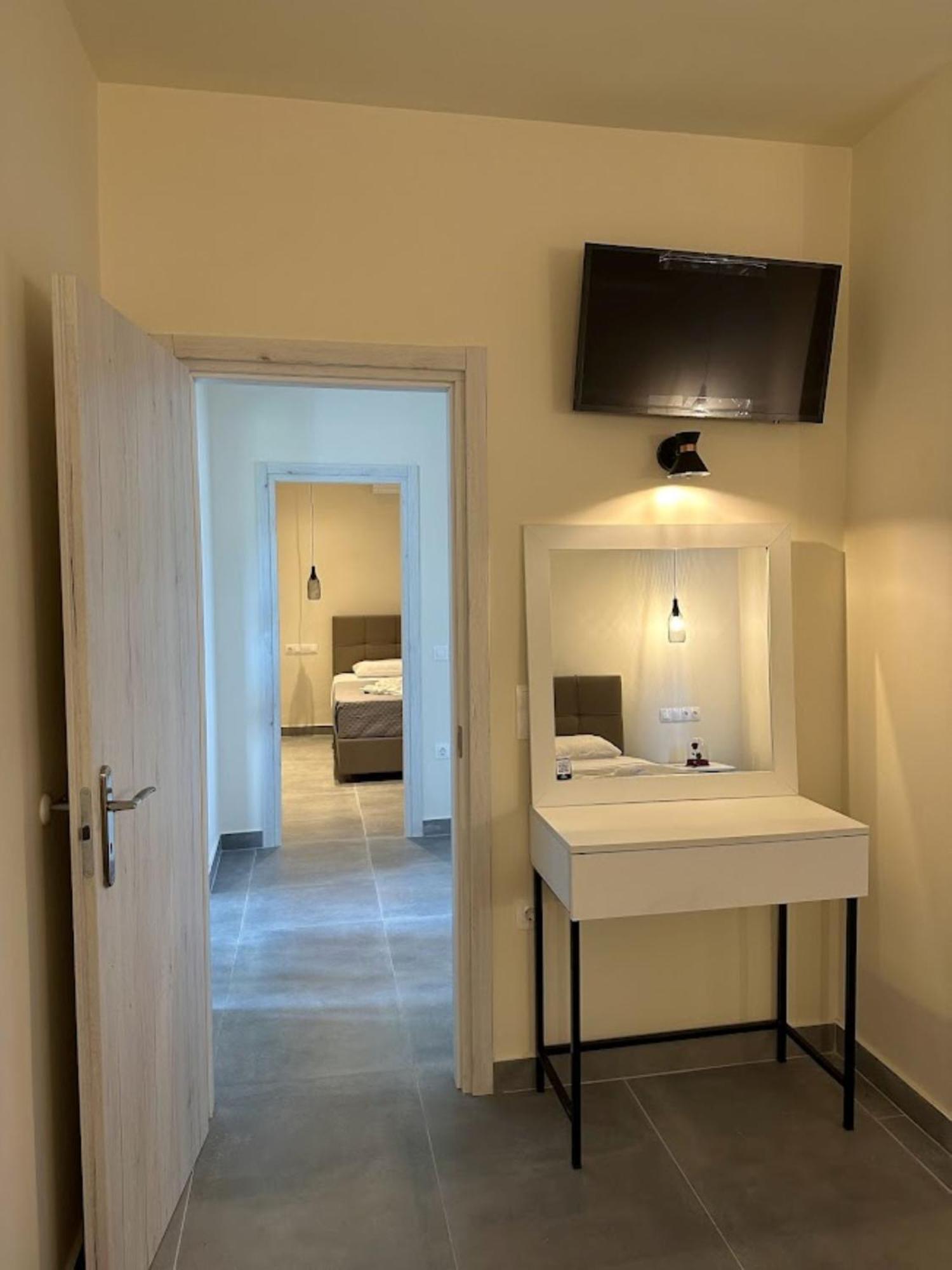 Aqua Luxury Suites By Estia Roda  Esterno foto